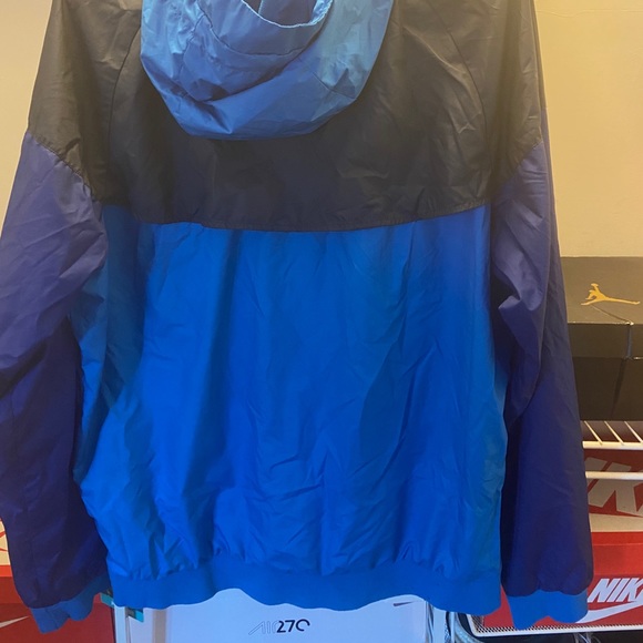 Nike Windrunner Jacket - Picture 4 of 5